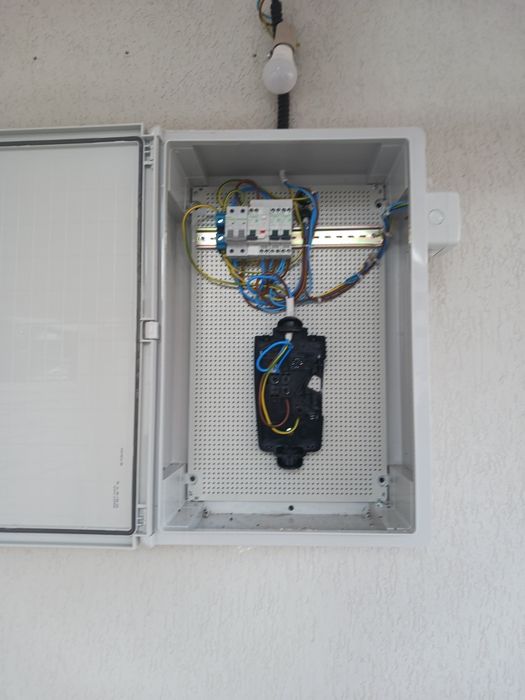 Montaj stații incarcare auto,stabilizatoare tensiune ,prize pamant