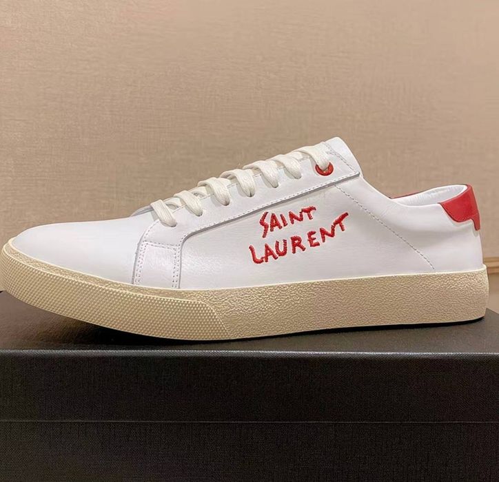 Кроссовки от бренда Saint Laurent