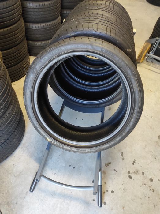 225/40/19 Гудиър