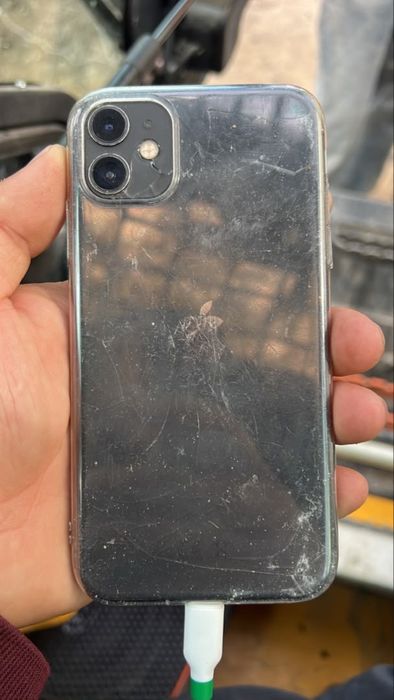 Iphone 11 128 g и айфон 11-64 г