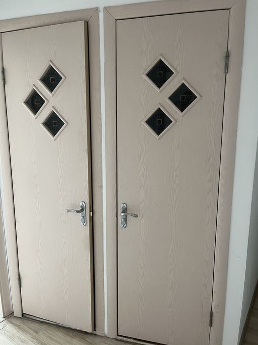 Двери межкомнатные б/у продам самовывоз