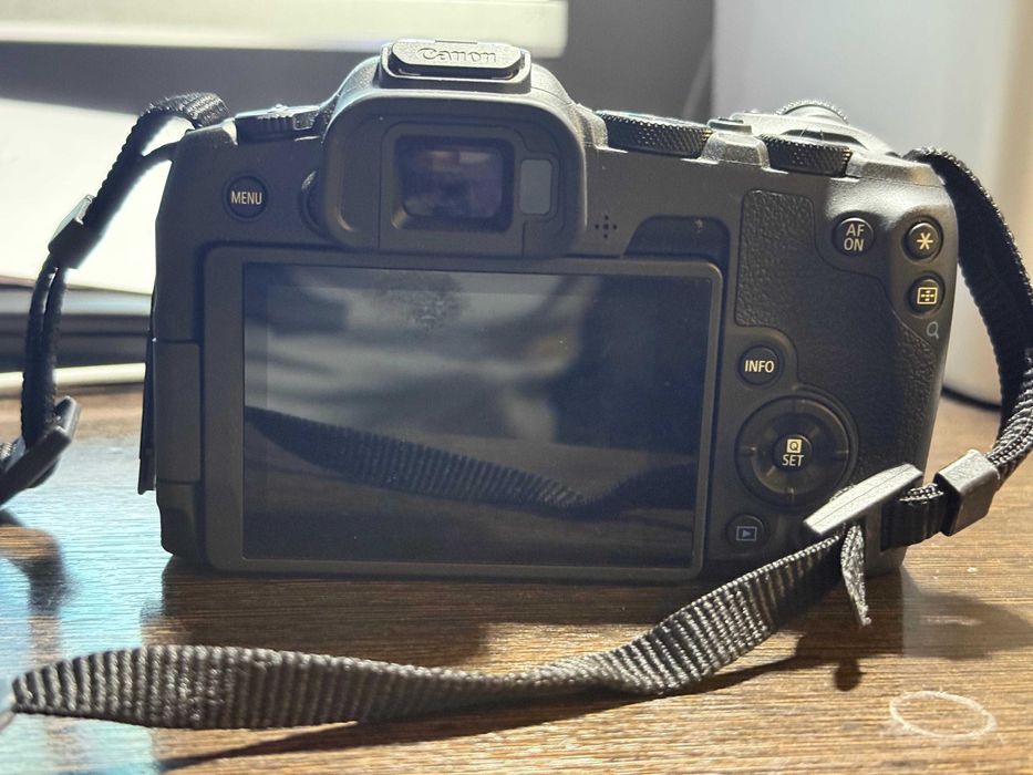 Canon R8 KIT + RF 35mm MACRO IS STM