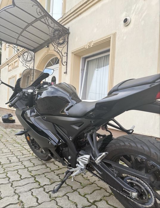 Yamaha yzf r125