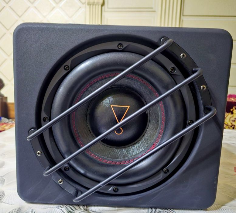 JBL kalonka sotiladi usiliteli ozida 1oy ishlatilgan yangi