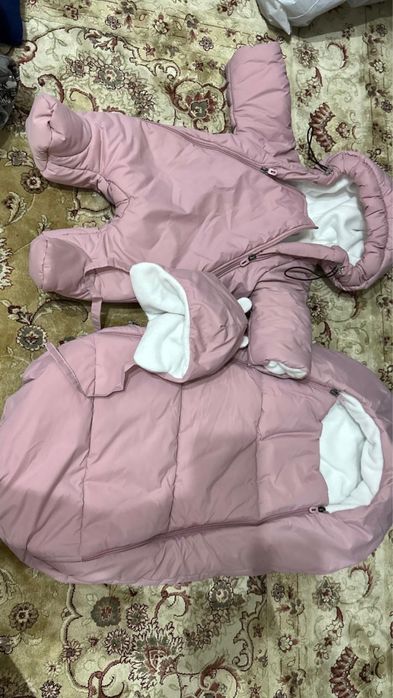 Продаю детский комбенизон с конвертом