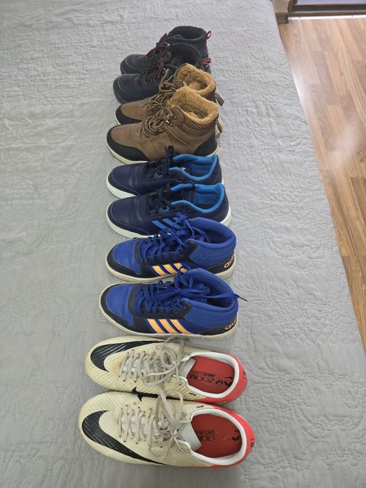 Децки маратонки и бутонки