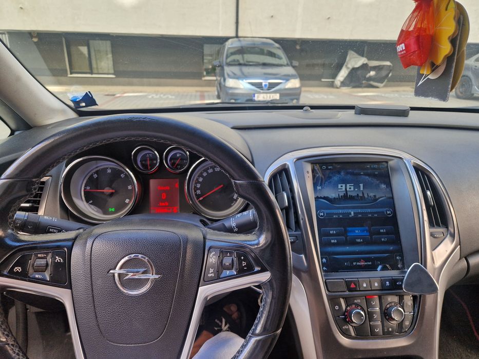 Okazie unică! Vand opel astra j 2011 euro 5  1.7 diesel  125 cp