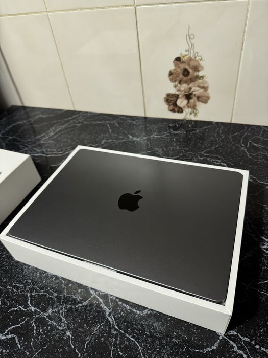 Продается МакBook air  состояние пости новый