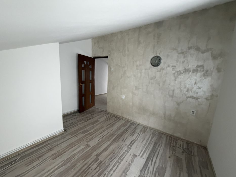 Spatiu Etaj + Mansarda Centru Langa Finante de inchiriat