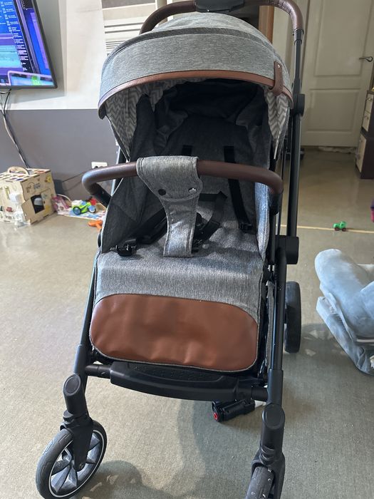 Коляска прогулочная