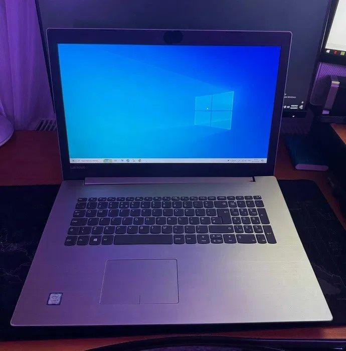 Laptop LENOVO i3 gen 7, 8gb RAM, 1 TB, Win10 + Husa CADOU