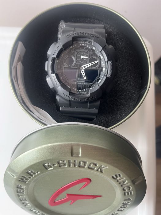 Часовник G-shock