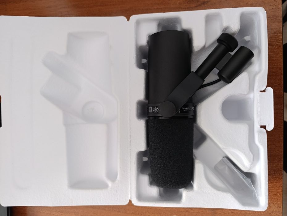 Микрофон SHURE SM 7B