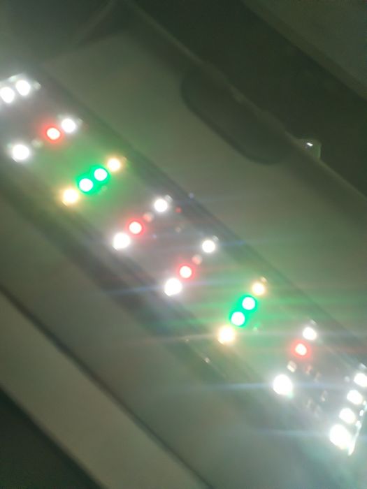 Специализирани аквариумни лампи и корени от азалия