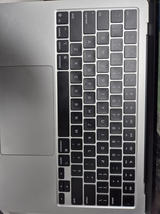 MacBook Air 13 2025