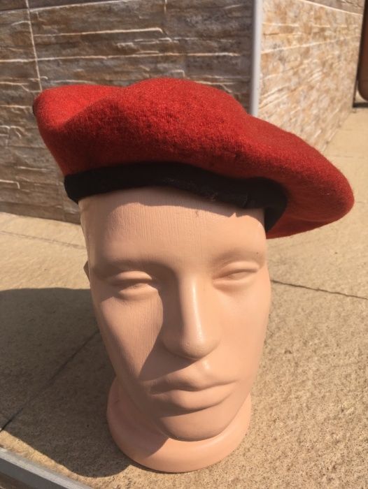 Баретка баретки зелени червени