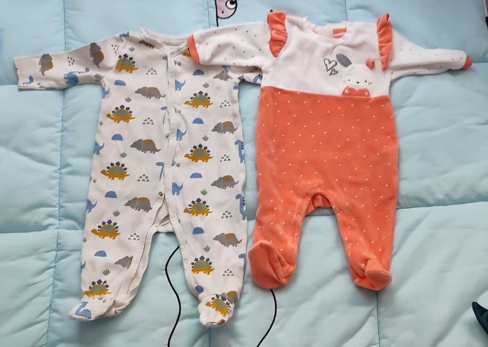 Продавам бебешки дрехи