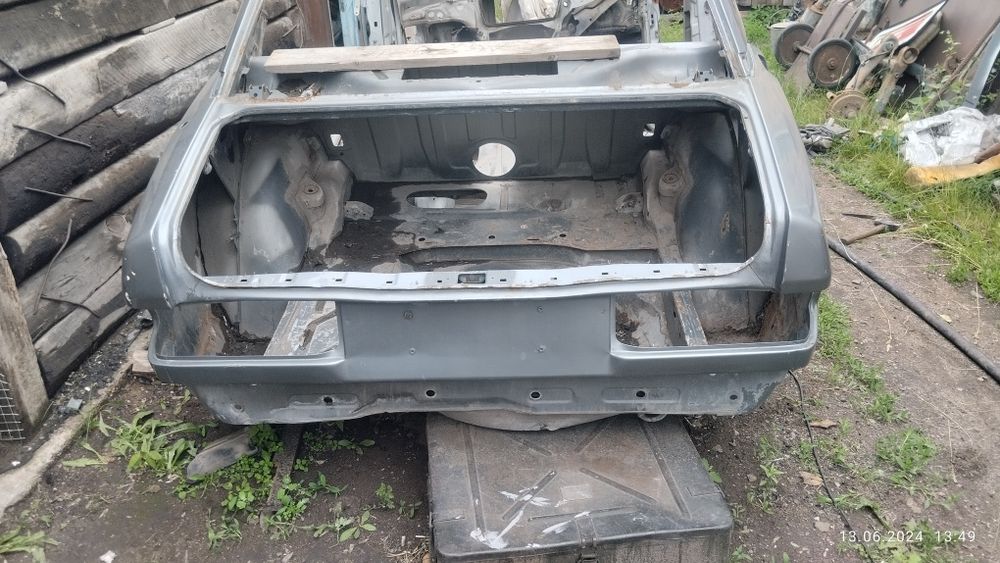 Детали Мерседес 190 продам