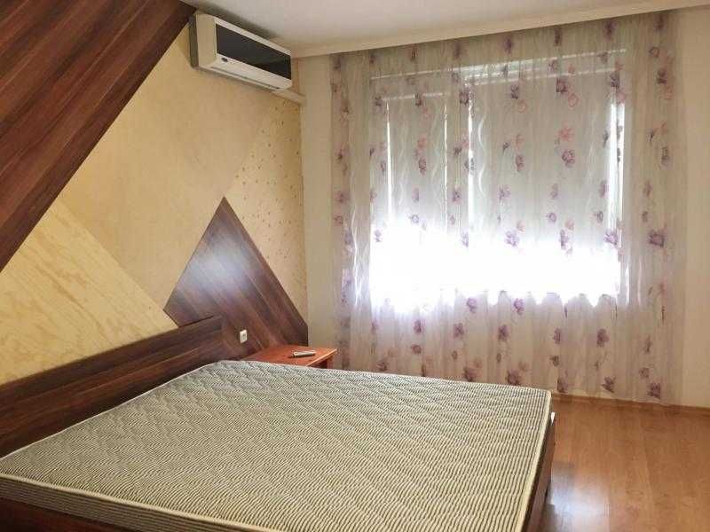 Дава се под наем Двустаен апартамент в Бургас, Зорница - 65 кв.м за 612 € - Снимка #4