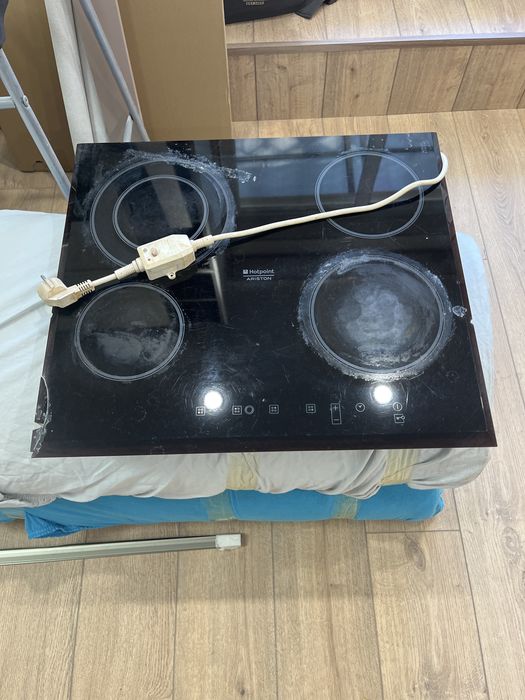 Варочная поверхность Ariston Hotpoint