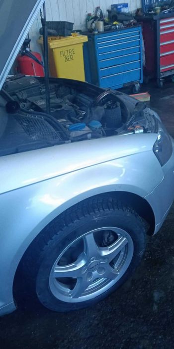 Audi A3 de  vânzare  mașina  merge ceas