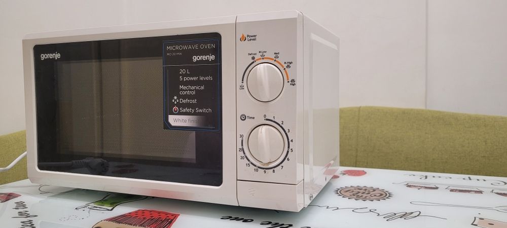 Микровълнова фурна Gorenje MO20MW
