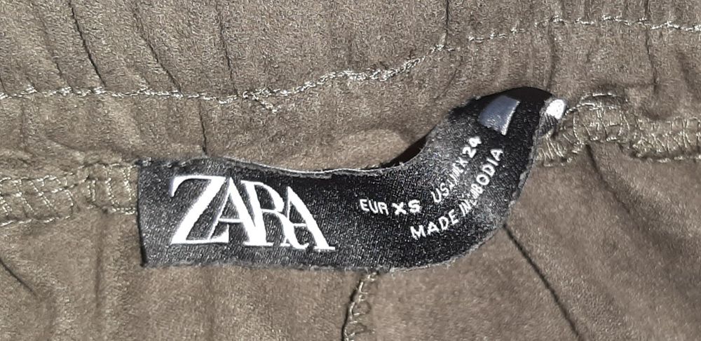 Pantaloni Zara marimea XS,purtati de doua ori,impecabili