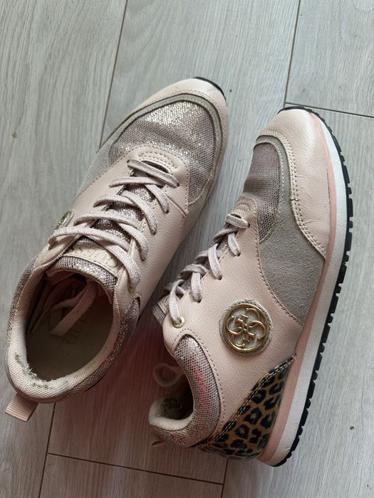 Маратонки Guess 39 номер оригинални !