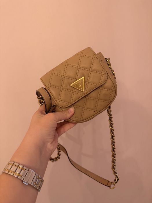 Guess чанта crossbody