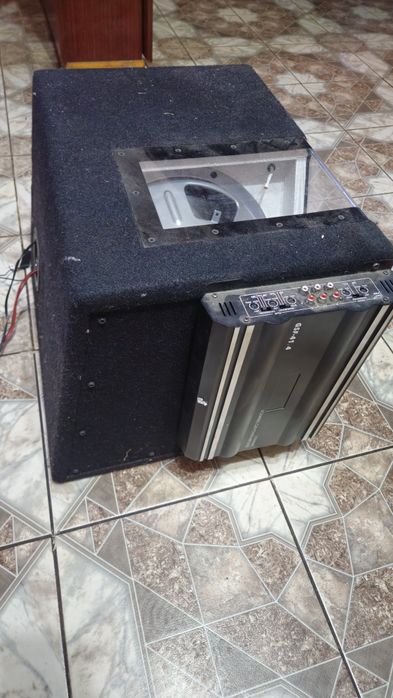 Продам сабвуфер JBL