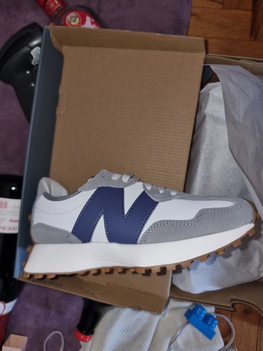 New Balance sneakers 327