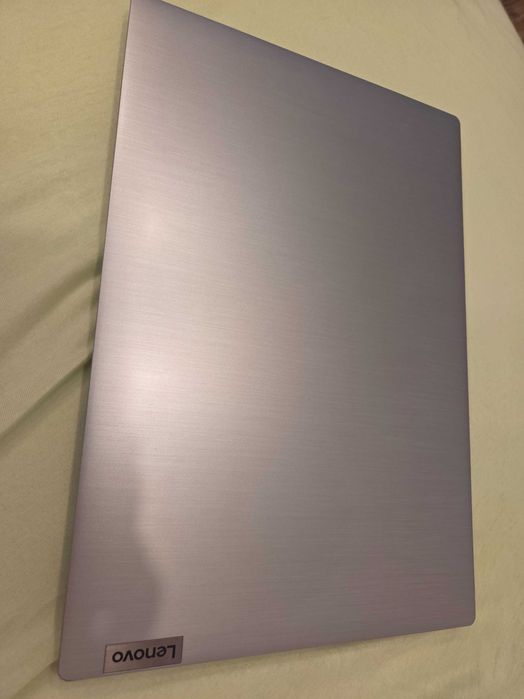 Pachet complet birou/școală: Laptop Lenovo IdeaPad 15" i3 + Măsuță pat + Cooler + Mouse Cadou