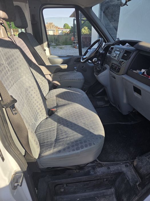 Продавам бус Ford Transit товаропътнически