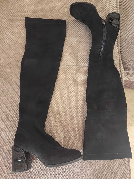 Дамски велурени ботуши чизми