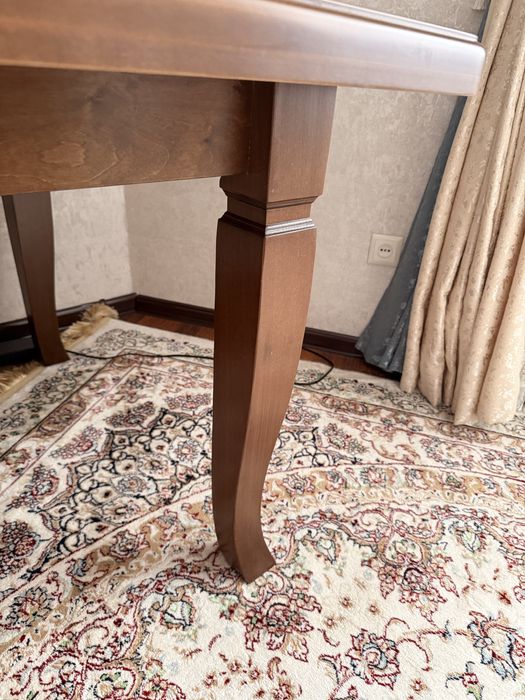 Продам стол для гостинной