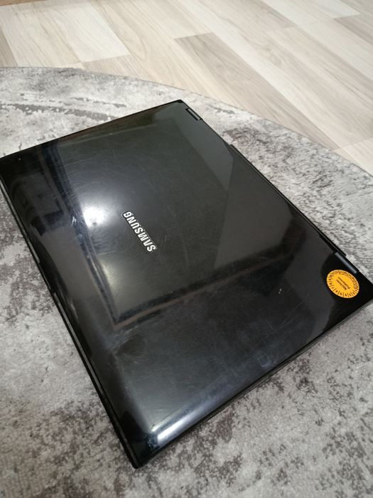 Laptop Samsung NP-R60S – pentru piese / nefuncțional