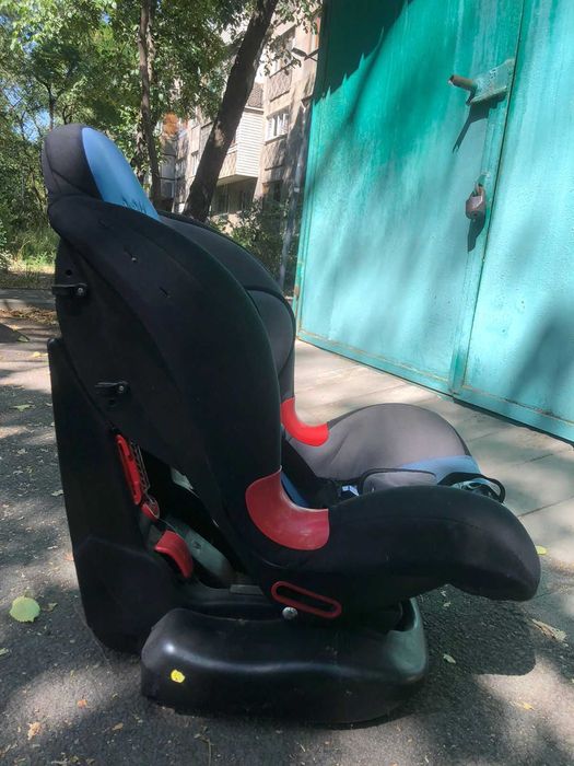продается автокресло для малышей
