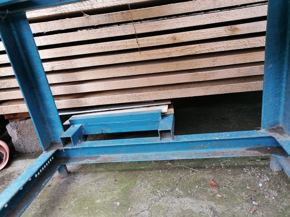 Masă pentru circular