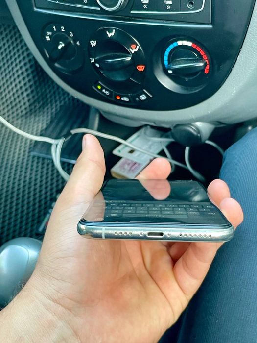 Iphone xs max karobka dakument bor xolati ideal