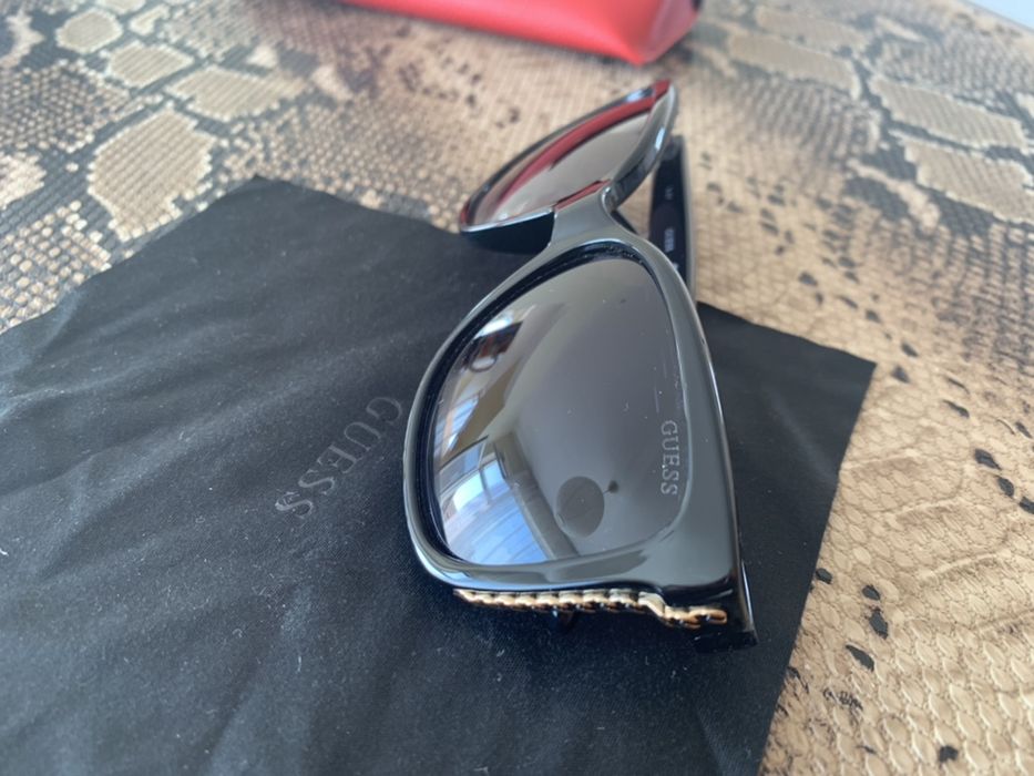 Слънчеви очила Guess