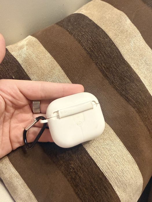 Продам наушники Apple AirPods 3