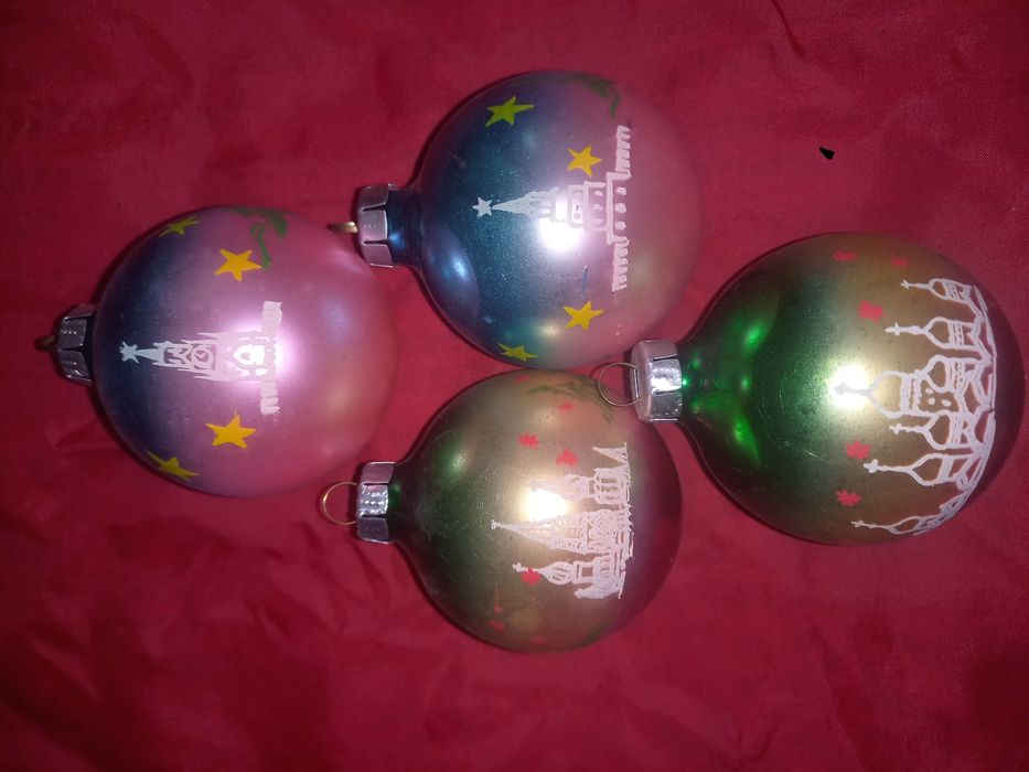 Продаю КРЕМЛЁВСКИЕ ёлочные игрушки