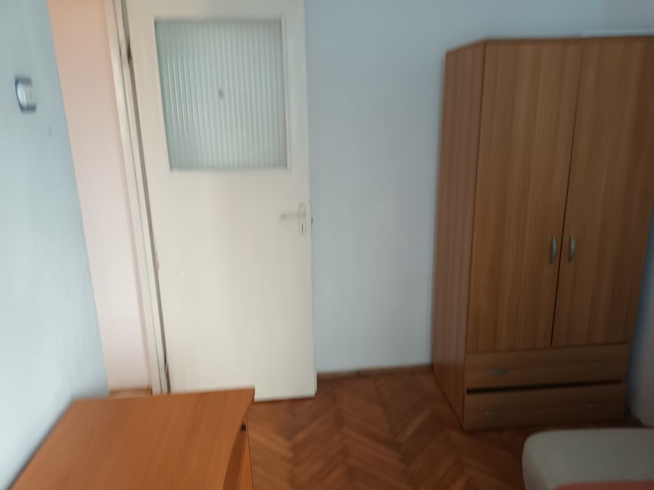 Inchiriez apartament