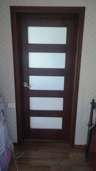 Продам межкомнатные двери