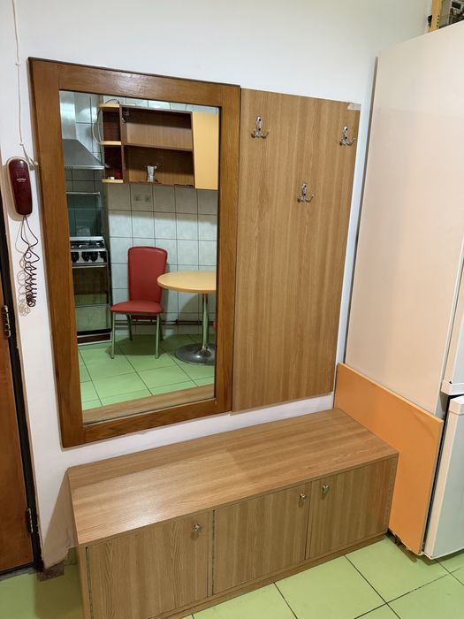 Cuier hol pal cu lemn