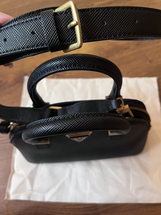 Оригинална чанта Guess