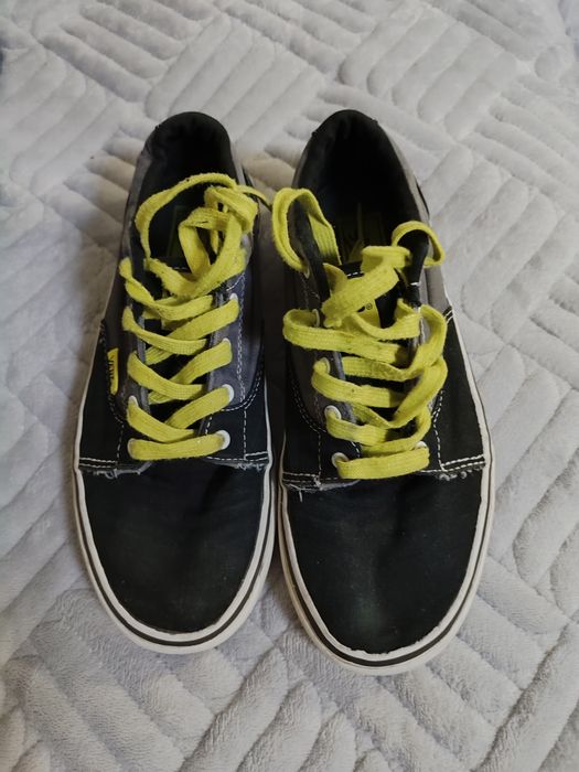 Продам подростковую обувь