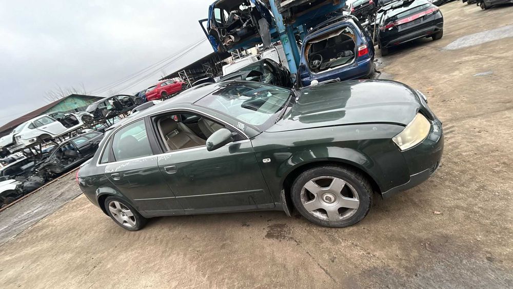 Dezmembrez Audi A4 B6 berlina an 2003 1.9 tdi 131cp