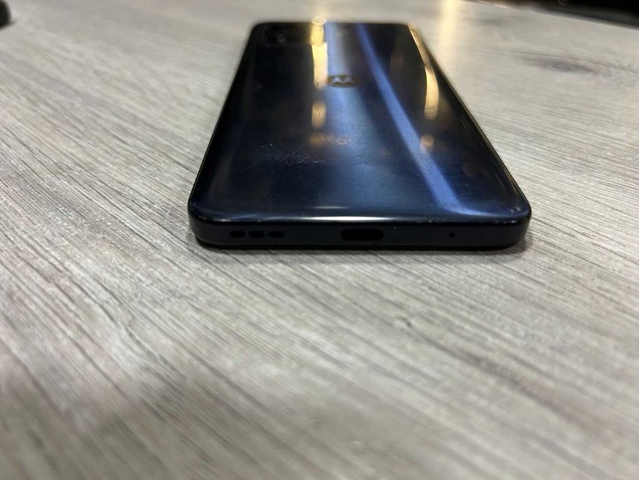 Motorola Moto E13 64GB 2GB RAM Dual