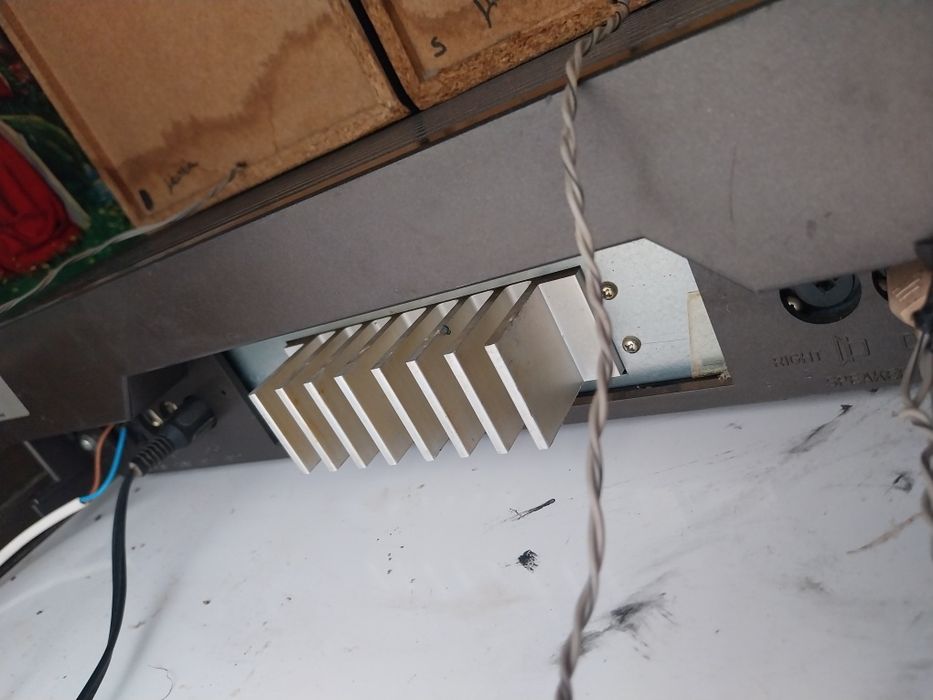 Amplificator radio
